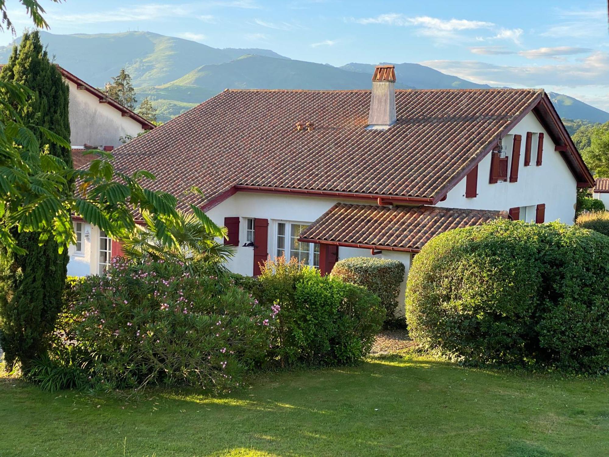 Baskoparadis I Eco-Gites I Calme I Vue I Anes I Jardin I Montagne I Nature Louhossoa 部屋 写真