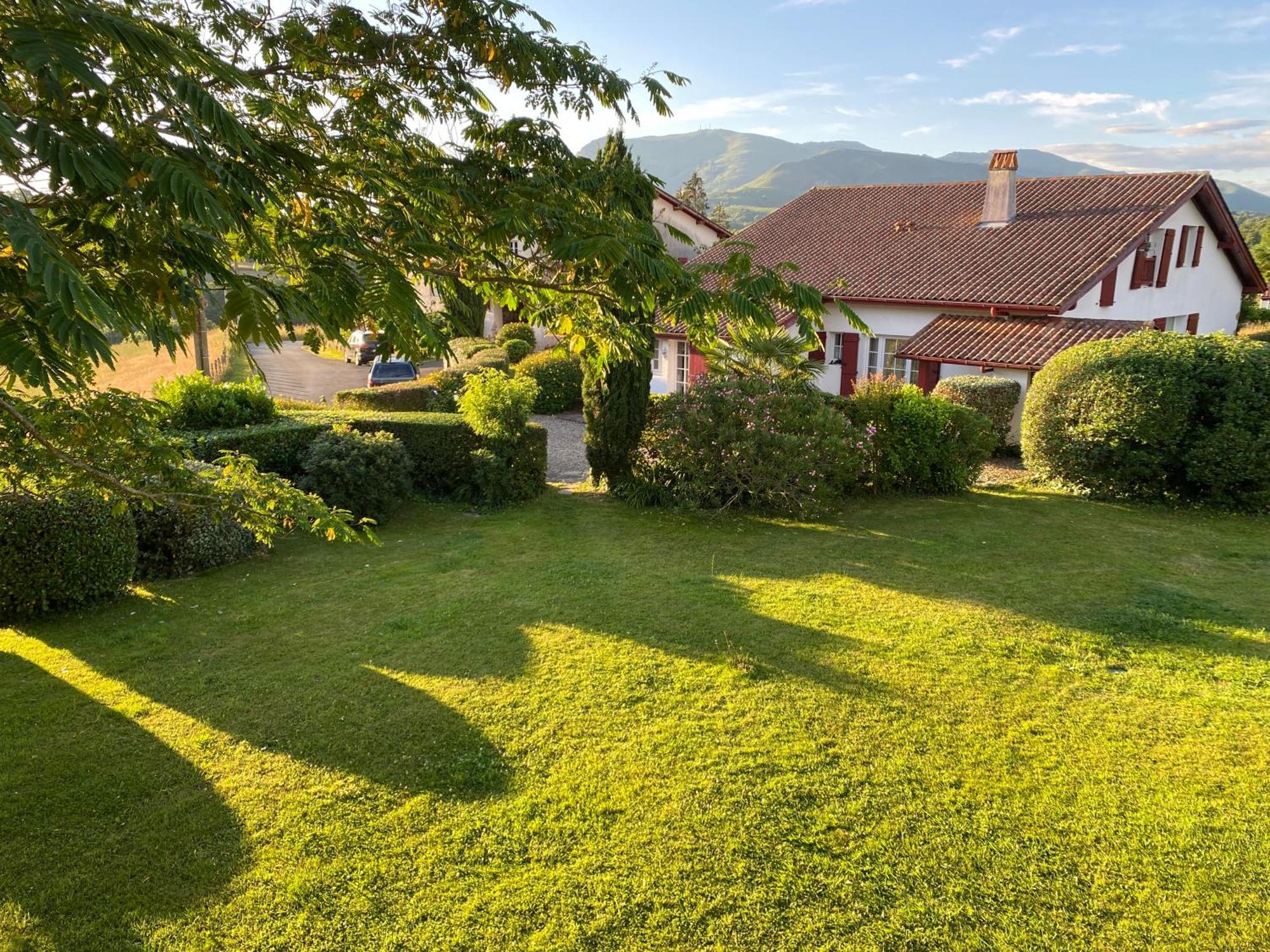 Baskoparadis I Eco-Gites I Calme I Vue I Anes I Jardin I Montagne I Nature Louhossoa エクステリア 写真